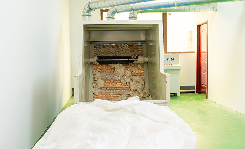 Cotton feeding process for dinosaur plush toys