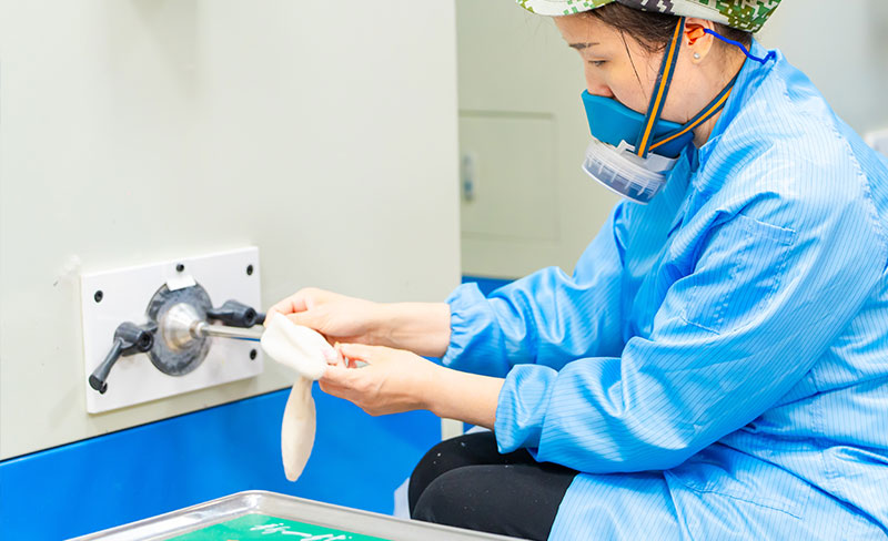 Cotton filling process for dog plush toys